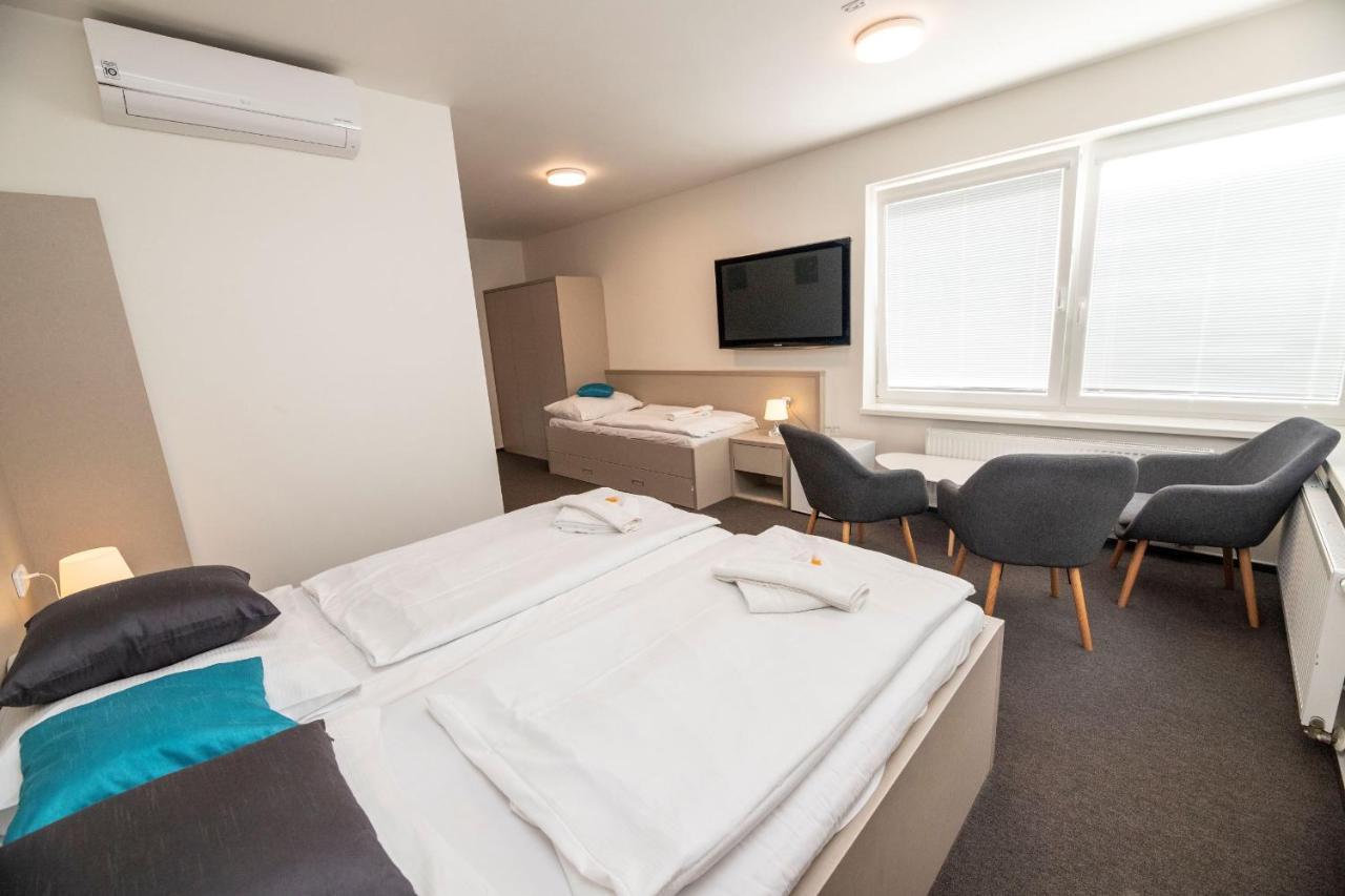 Hotel Rakovec Бърно Екстериор снимка
