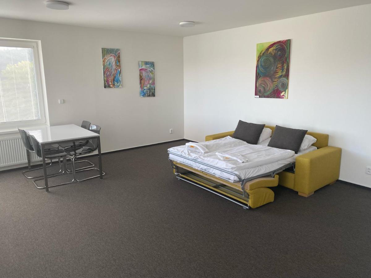 Hotel Rakovec Бърно Екстериор снимка