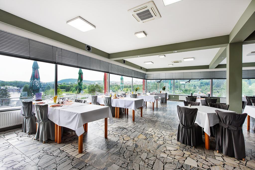 Hotel Rakovec Бърно Екстериор снимка