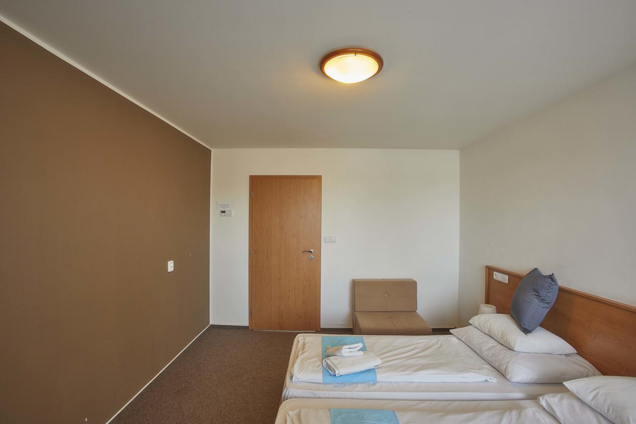 Hotel Rakovec Бърно Екстериор снимка