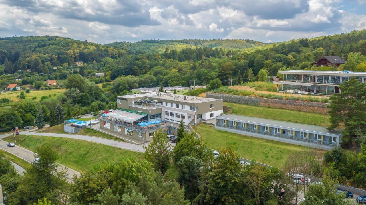 Hotel Rakovec Бърно Екстериор снимка
