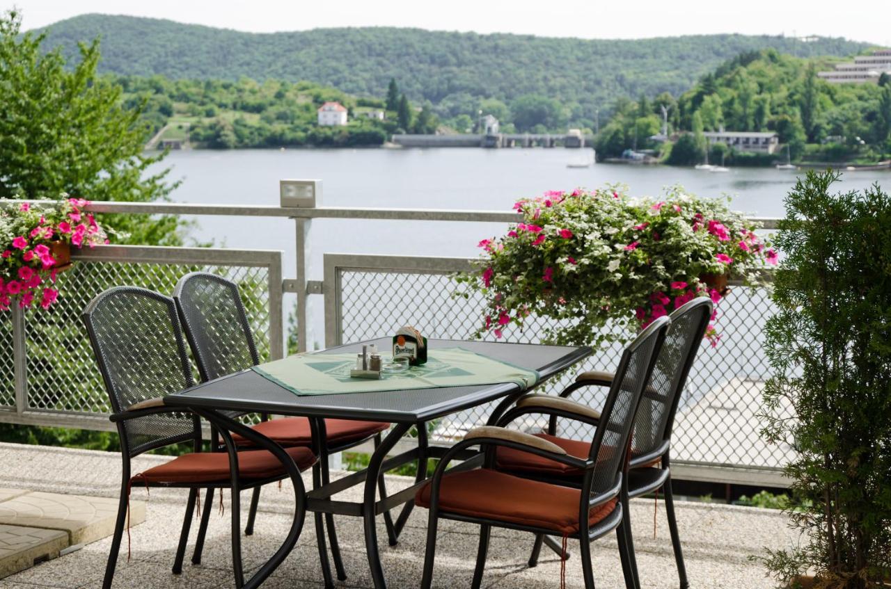 Hotel Rakovec Бърно Екстериор снимка